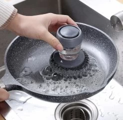 Afwasborstel Met Zeepdispenser – Met 3 Verschillende Opzet Stukken – Inclusief Houder – Grijs – Afwas Borstel Zeepreservoir – Zeep Handborstel – Doseerpomp – Afwasmiddel Dispenser – Navulbaar -Afwasgereedschap Winkel 1200x1168 3