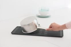 Brabantia SinkSide Afdruiprek Compact - Dark Grey -Afwasgereedschap Winkel 1200x799 15